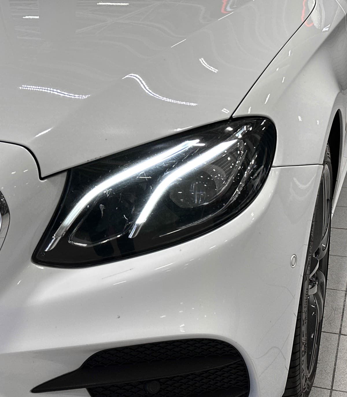 Mercedes-Benz E 200 - 4